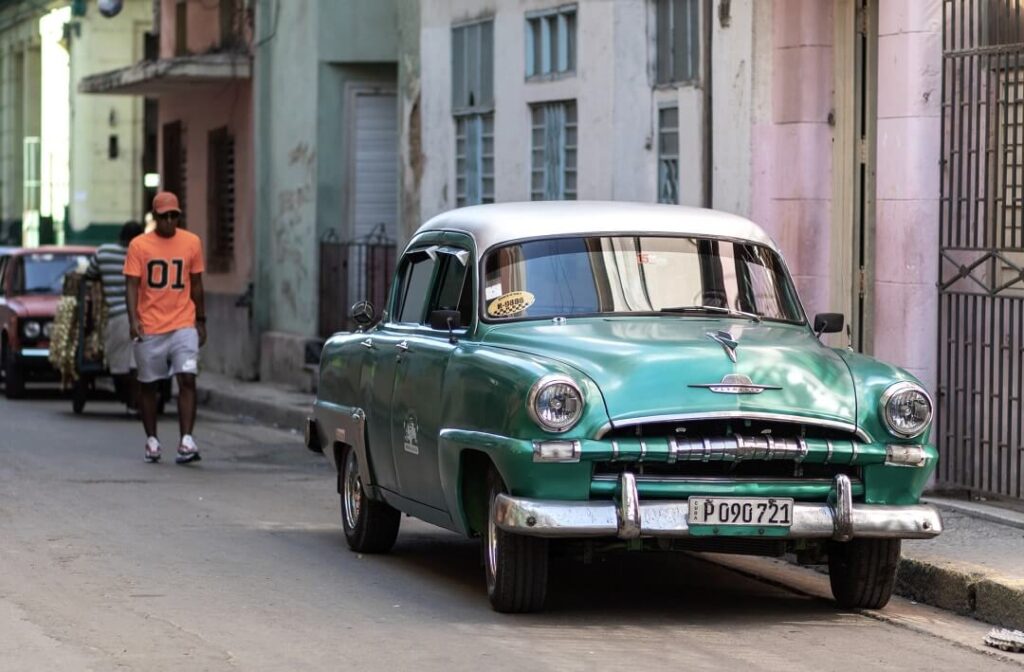 Coche antiguo Taxi en La Habana