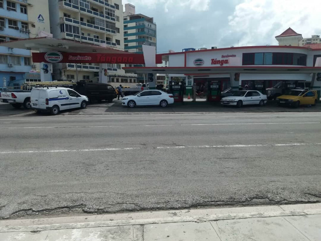 Gasolinera cubana. CUPET-CIMEX.